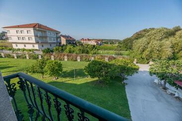 פנסיון Hostal Devesas