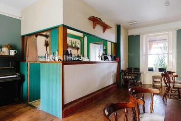 Sheedys Boutique Hotel & Restaurant