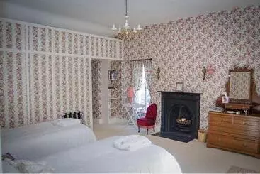Nutgrove House Luxury B&b