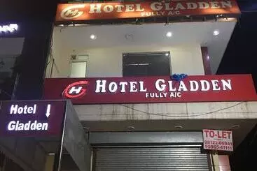 ホテル Gladden