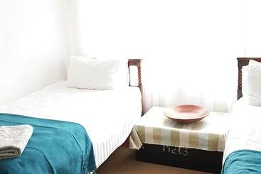 Piccadilly Farm Cottages