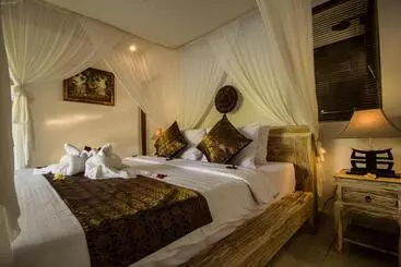 Bed and Breakfast Akusara House