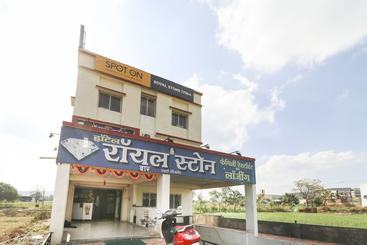 Hotel Spot On 37864 Royal Stone