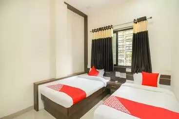 Hotel Oyo 66342  Unique Inn