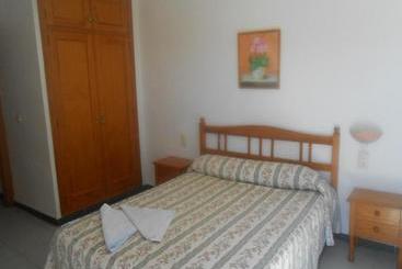 Tamaris Apartamentos  Playa De Xeraco  Solo Familias