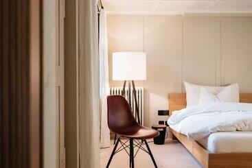 ホテル Hirschen Stammheim