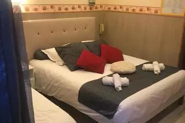 Отель Hôtel Les Mimosas