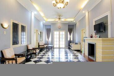 Pensjonat Trans Bandara Residence