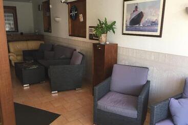 فندق Du Commerce