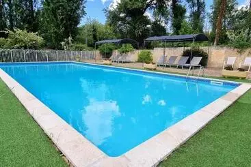 Отель Logis Hôtels Le Saint Marc