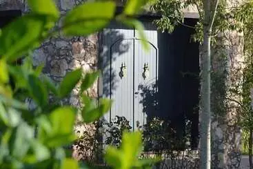 Maaseutuhotelli Koheilan Oriental Lodge Farm