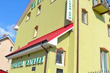 펜션 Guest House Na Lugu