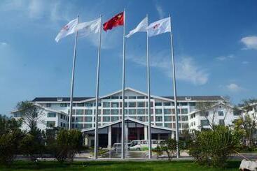 Otel Sunwu Hot Spring International