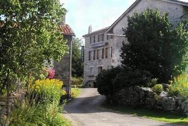 בית מלון כפרי Au Pont De Raffiny