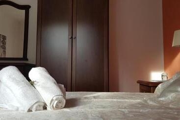 住宿加早餐  La Villa