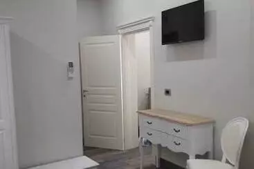 Veronica S B&b