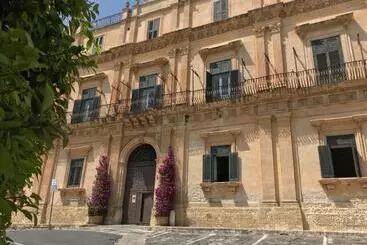 Hostelli Landolina Palace