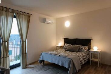 بنسيون Velia S Home Casa Vacanze B&b