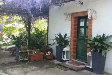 Bed and Breakfast Teapot House