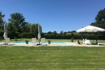 La Scuderia Charming Rooms B&b