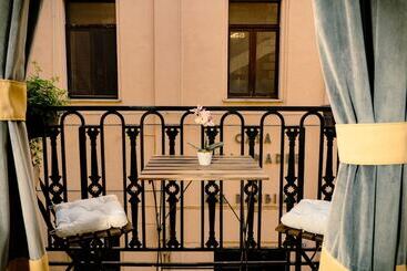 پانسیون Mammadada Charm Rooms