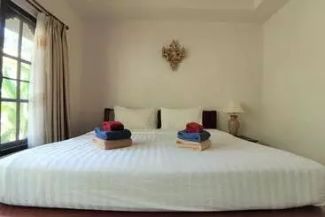 Hotel Holiday Villa, Lanta