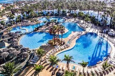 アパートホテル Oasis Duna