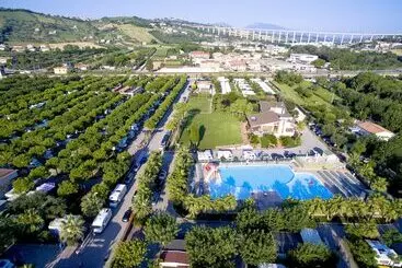 Hôtel Don Antonio Glamping Village