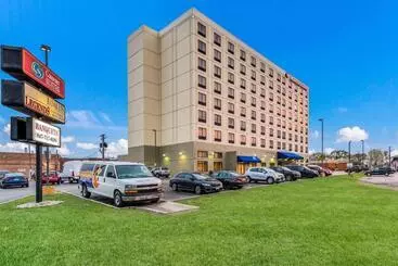 Отель Comfort Suites Chicago O Hare Airport