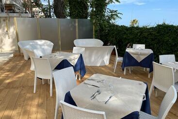 هتل Adriatica Sul Mare