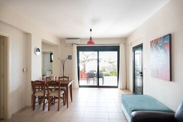 Portela Apartments Kastri