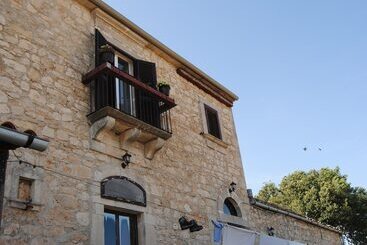 تختخواب و صبحانه Casale Clemente