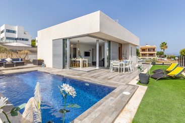 کلبه Modern Boutique Style Villa With Pool Son Serra