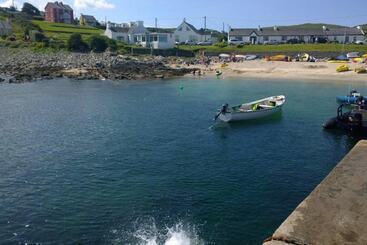 Stunning Cottage On The Beach Portnoo, Narin