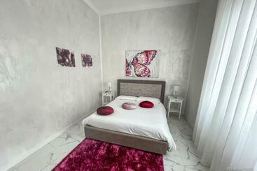 پانسیون The Gallery Boutique Rooms