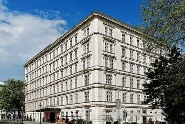 בית מלון כפרי Le Méridien Vienna