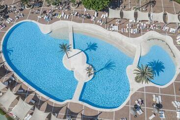 리조트 Club Cala Romani