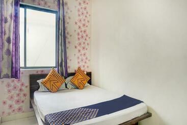 Hotell Spot On 73350 The Peacock Lodge