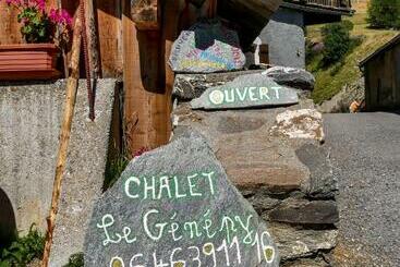 旅馆 Chalet Le Genepy With Amazing Views!