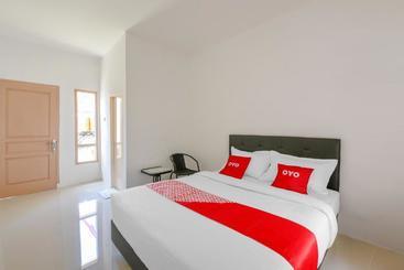 هتل Oyo 3315 Tanjung Residence Syariah