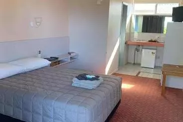 The Royal Motel