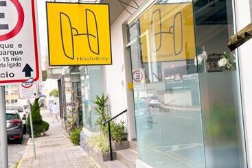 فندق صغير City