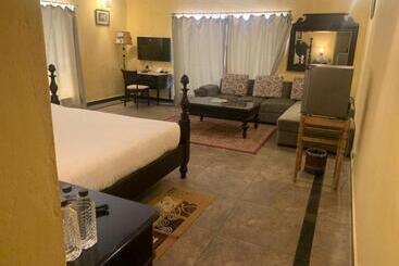 Tuli Veer Bagh Resort