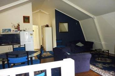 פנסיון The Doo Drop Inn