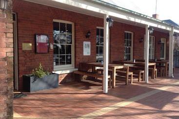 Emeu Inn Bed & Breakfast