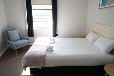 Grand Hotel Rockdale