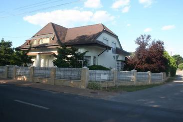 Pensjonat Leander Vendeghaz