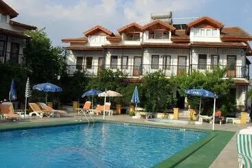 هتل Villa Ozalp Apartments
