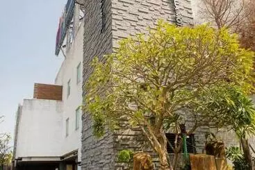 Orient Luxury Villa Motel