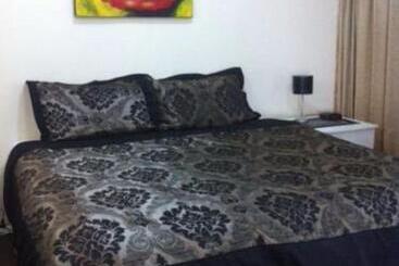 호텔 Caves Motor Inn